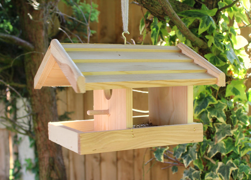Traditional Hanging Wooden Bird Feeder Animals & Pet Supplies Prestige Wicker 