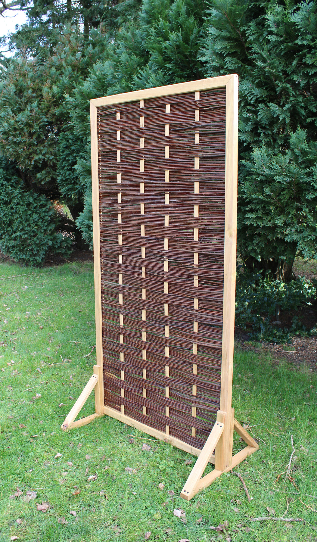 Wicker Garden Divider Panel Stand – Prestige Wicker