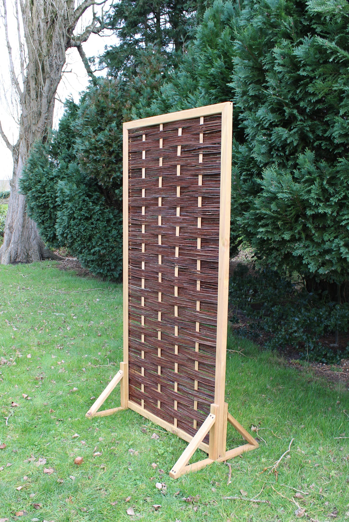 Wicker Garden Divider Panel Stand – Prestige Wicker